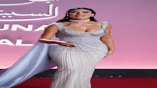 كارولين عزمي بلوك ملفت في رابع أيام مهرجان الجونة 