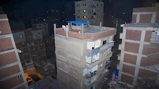 ميل عقار مكون من 9 طوابق في الإسكندرية.. وتحرك عاجل من المحافظة -صور