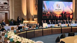 وزيرة التنمية المحلية تستعرض جهود النقل الأخضر والتشجير في منتدى مصر 2026
