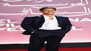 أحمد داش بإطلالة شبابية في مهرجان الجونة
