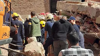 انتشال جثة الضحية الرابعة من عقار الترعة المردومة بالإسكندرية المنهار -فيديو وصور