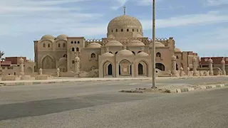   مسجد الرحمة بالجبيل درة إسلامية تتلألأ على سواحل طور سيناء -صور 