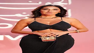 فاطمة ناصر بإطلالة سوداء جذابة في مهرجان الجونة