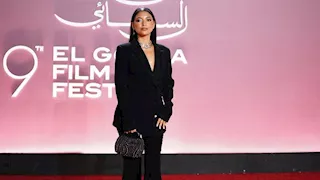 مي الغيطي تخطف الأنظار ببدلة سوداء في مهرجان الجونة