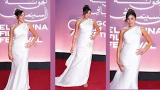 دينا الشربيني تخطف الأنظار بالأبيض في سابع أيام مهرجان الجونة