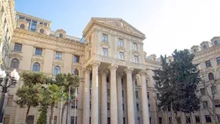 أذربيجان تمنع 31 تركيا من دخول أراضيها بسبب الحجاب