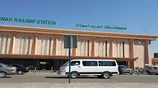 إصابة 5 أشخاص في تصادم جرار قطار بسيارة ربع نقل بأسوان