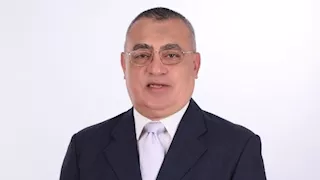 رئيس النصر لمصراوي: التحكيم غير عادل.. وكل لما نتصدر يوقعوا الفريق
