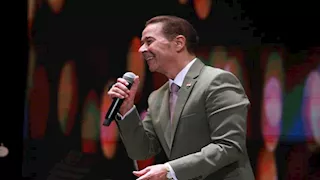 "إسكندرية وش السعد عليّ".. مدحت صالح يُشعل مهرجان الموسيقى العربية الـ34 (صور)