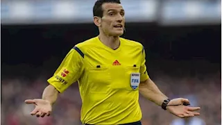 خوان مارتينيز حكما للكلاسيكو بين برشلونة وريال مدريد 