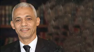 محافظ أسوان ناعيًا مدير إدارة إدفو التعليمية: فقدنا نموذجًا للإخلاص والعطاء