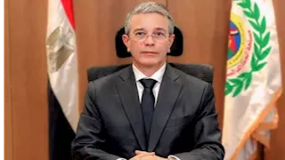  رئيس مصلحة الجمارك: التوسع في استخدام التكنولوجيا الحديثة والبيانات الإلكترونية