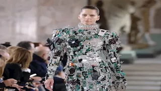 هل تهدد الروبوتات عرش مصممي الأزياء؟