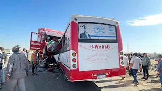 مصرع شخصين وإصابة 39 آخرين في حادث تصادم أتوبيس مع سيارة نقل ببني سويف
