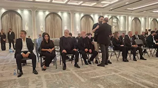 بالصور- روجينا وأشرف زكي وتيم حسن في عزاء زوجة صادق الصباح 