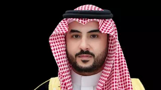 وزير الدفاع السعودي يُجري اتصالات مكثفة مع مسؤولين غربيين