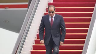 الرئيس السيسي يعود إلى أرض الوطن بعد زيارة روسيا والمجر