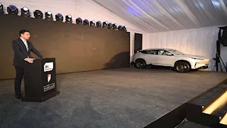 وزيرا الكهرباء والصناعة يشهدان إطلاق أول سيارة كهربائية محلية بمصانع «النصر للسيارات»