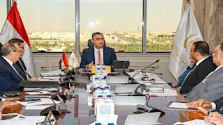 وزير التموين يحسم موقف أسعار وأوزان الخبز الحر والفينو
