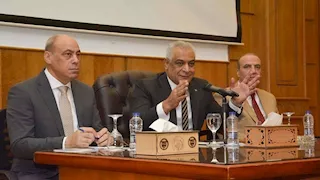 وزير الإنتاج الحربي يوجه بتعظيم الاستفادة من إمكانيات "أبو زعبل للصناعات"