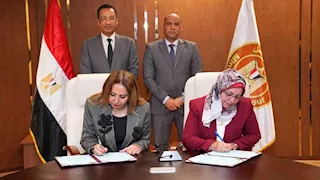 مذكرة تفاهم بين العمل والاتصالات لرقمنة الخدمات وتطوير منظومة التشغيل