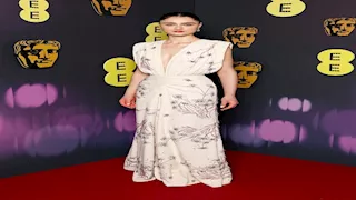 قبل انطلاق بافتا 2026… أسوأ إطلالات النجمات التي أثارت الجدل في حفل 2025