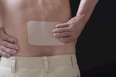 لاصقات تسكين الألم.. هل تعتبر آمنة؟