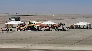 طيور تحطم طائرة.. مناورة طوارئ شاملة بمطار أسوان (صور)