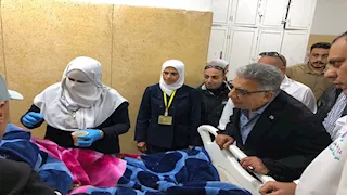 4 متوفين و6 مصابين.. محافظ الدقهلية يواسي أسر ضحايا "حادث العمال" بالسنبلاوين