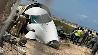 بعد لحظات من الإقلاع.. تحطم طائرة ركاب صومالية في البحر وعلى متنها 55 راكبًا
