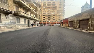 رصف 19 شارعًا رئيسيًا في 7 أحياء بالإسكندرية –صور