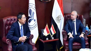 هيئة الاستثمار تبحث مع سفير سنغافورة تعزيز التعاون الاستثماري