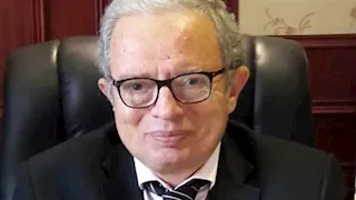 تعيين حسين عيسى نائبا لرئيس الوزراء للشؤون الاقتصادية