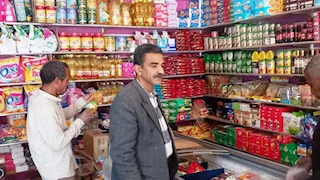 بالصور-  حملات تموينية بأسوان تضبط 153 مخالفة في الأسواق والمخابز