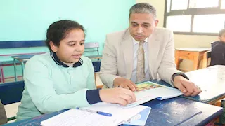 مدير تعليم الجيزة يتفقد مدارس 6 أكتوبر والشيخ زايد ويشدد على الانضباط
