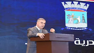 "ترام ومترو وأتوبيس طائر".. محافظ الإسكندرية يستعرض خطط تطوير المدينة (صور)