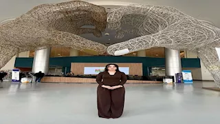 زوجة محمد عواد تنشر صورا جديدة من زيارتها لمستشفى الناس وتعلق