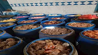 315 طن مخللات متعفنة.. كواليس ضبط أكبر مصنع طرشي فاسد بالمنوفية-صور