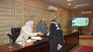 محافظ الوادي الجديد يوزع أرباح "تسمين الماشية" على 107 مستفيدين من الشباب