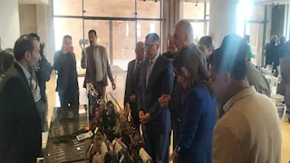 محافظ الجيزة ورئيس أوراسكوم يفتتحان معرضاً للحرف التراثية بالأهرامات