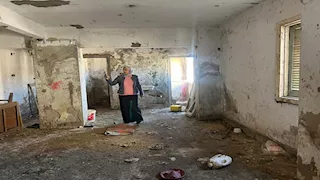 "عشة فراخ" بسكن حكومي.. إخلاء 5 وحدات مُقتحمة ببورسعيد (صور)