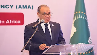 وزير الخارجية: نسعى لإقامة مركز إنساني إقليمي لتعزيز الاستجابة للأزمات بالمنطقة