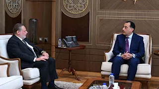 رئيس الوزراء يلتقي محافظ البنك المركزي لبحث عدد من الملفات المهمة