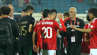 يغادر المستشفى خلال 48 ساعة.. لاعب الأهلي يجري جراحة الصليبي 