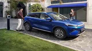 بي واي دي تطلق سيارتها Atto 3 Evo الكهربائية الجديدة في الأسواق.. صور