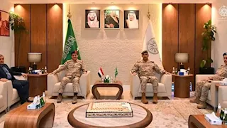 قائد القوات المشتركة لتحالف دعم الشرعية يبحث مع وزير الدفاع اليمني سبل تحقيق الاستقرار