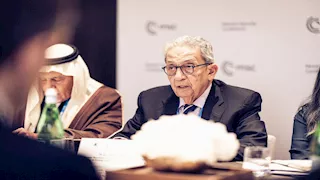 عمرو موسى: المنطقة تمر بمرحلة خطيرة تتطلب قدرًا أكبر من التنسيق العربي
