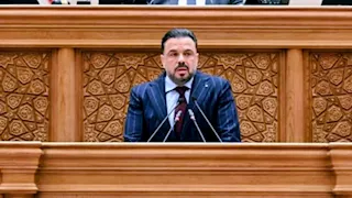 رئيس "شباب النواب" يُطالب أعضاء اللجنة بخلع الرداء الحزبي لتحقيق مصالح الرياضة المصرية 