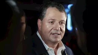 "الاختيار بين الكلاب والمسلمين ليس صعبًا".. غضب واسع بسبب تدوينة نائب أمريكي