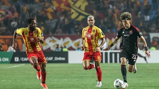 "تفوق أحمر وسليمان الهداف".. تاريخ مواجهات الأهلي والترجي التونسي 